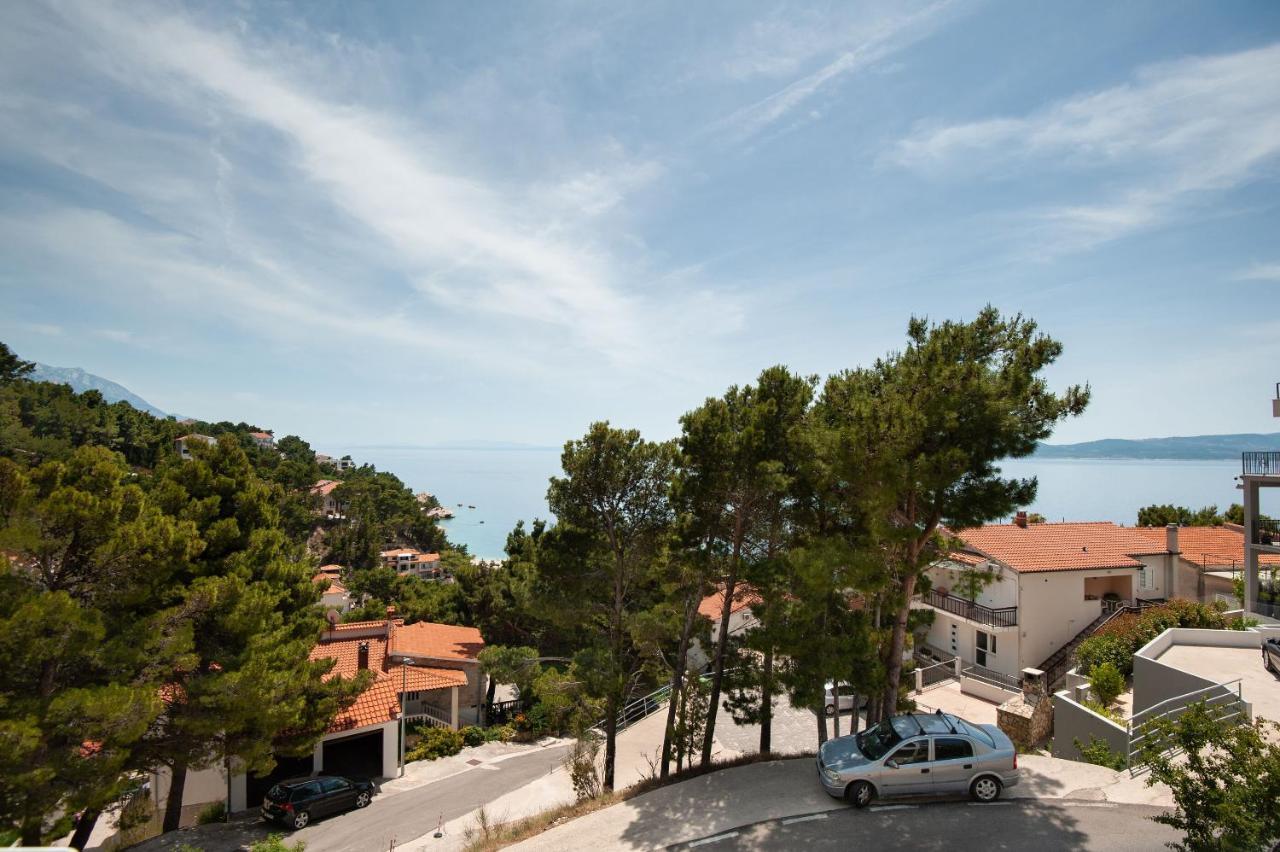 Apartments Lile Brela Exterior photo